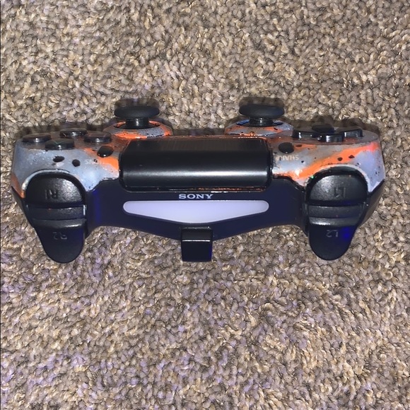 Custom Hydro dipped PlayStation controller - Picture 2 of 4